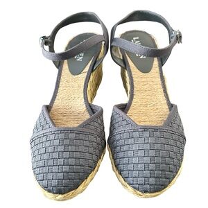 Lauren Ralph Lauren Charcoal Woven Sandals. Size 8